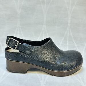 Bella Vita Starlee sz 8 Clogs Heel Strap Slip Resistant Black‎ Tooled Leather